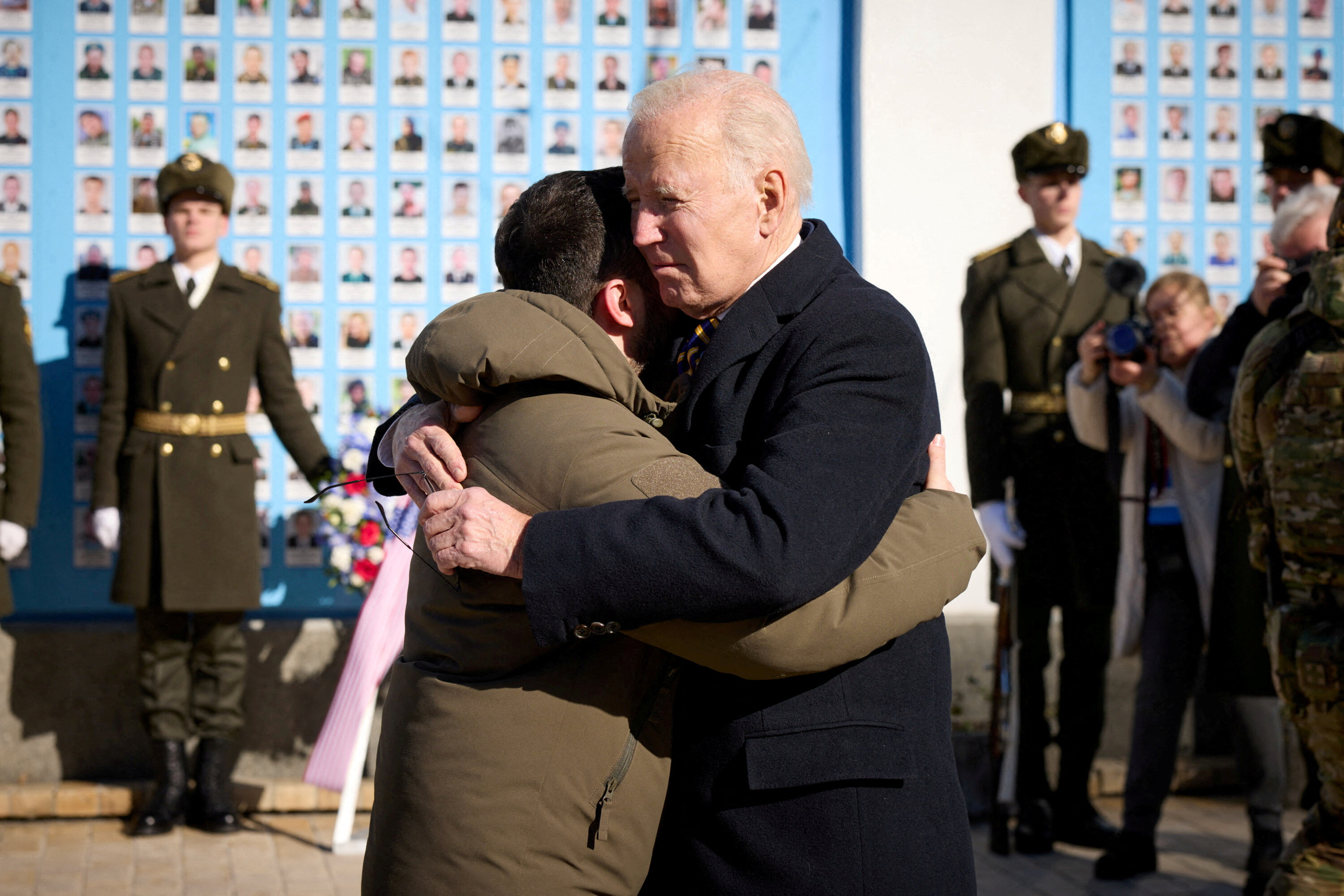 Biden announces nearly $2.5 billion more in military aid for Ukraine