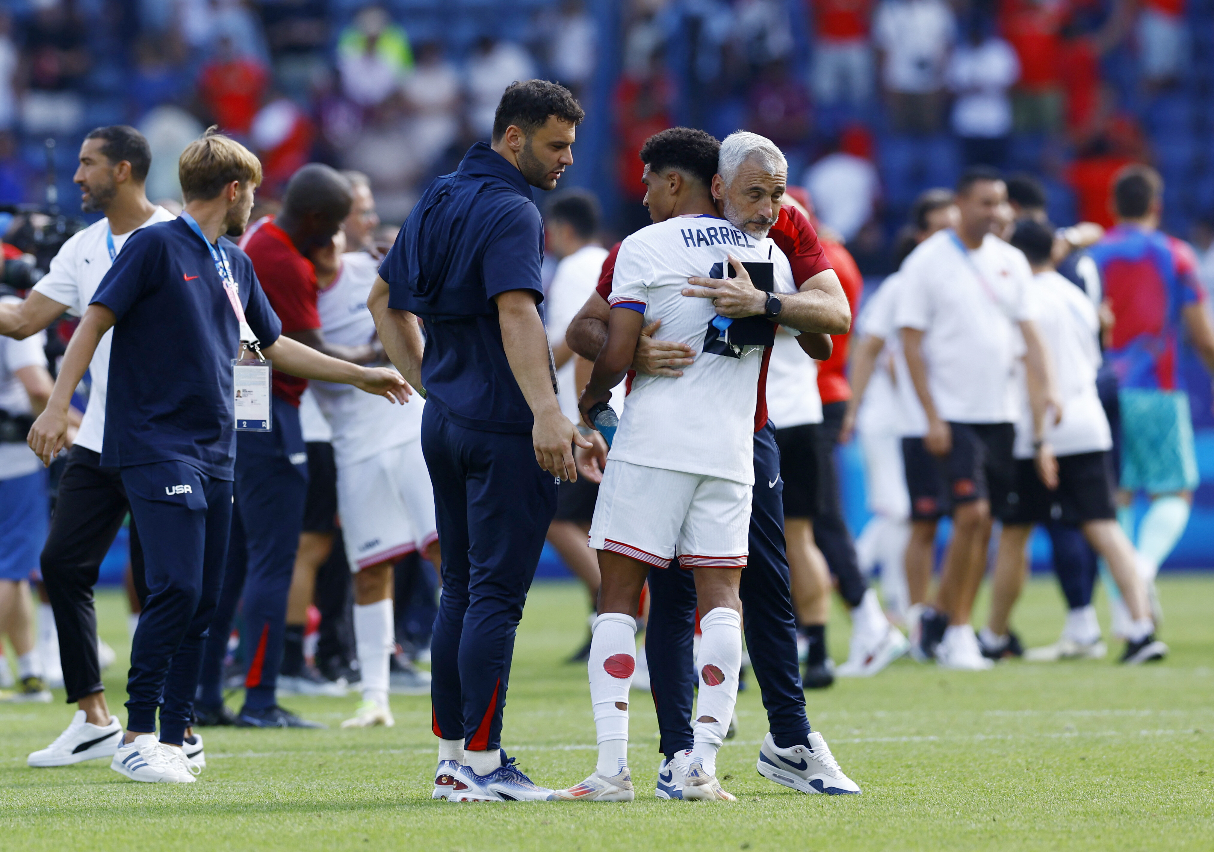 Paris 2024 Olympics - Football - Men's Quarter-final - Morocco vs United States - Parc des Princes, Paris, France - August 02, 2024. Nathan Harriel of United States looks dejected after the match. REUTERS/Piroschka Van De Wouw