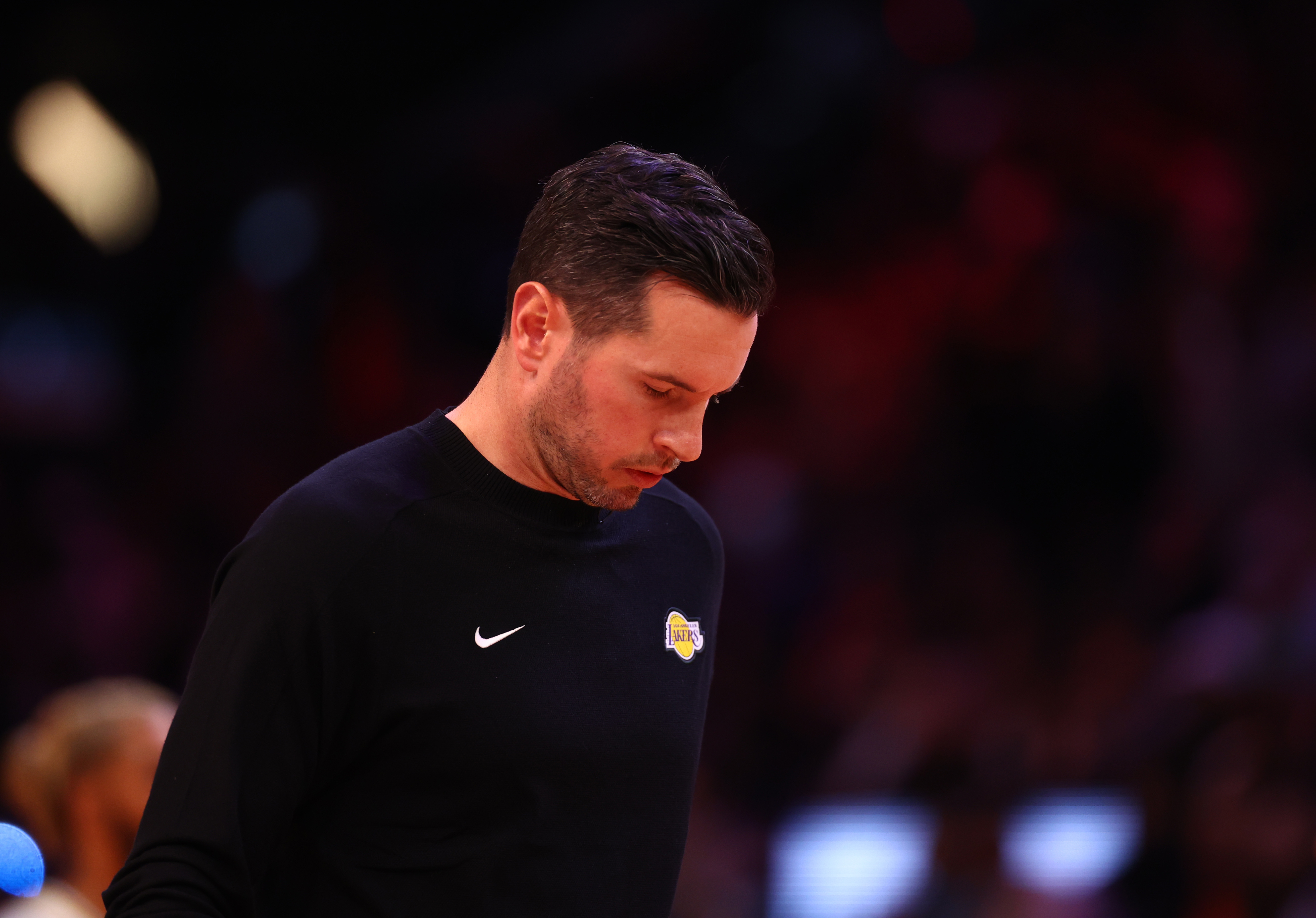 Lakers coach JJ Redick says his family evacuated, people 'freaking out' due to LA wildfires