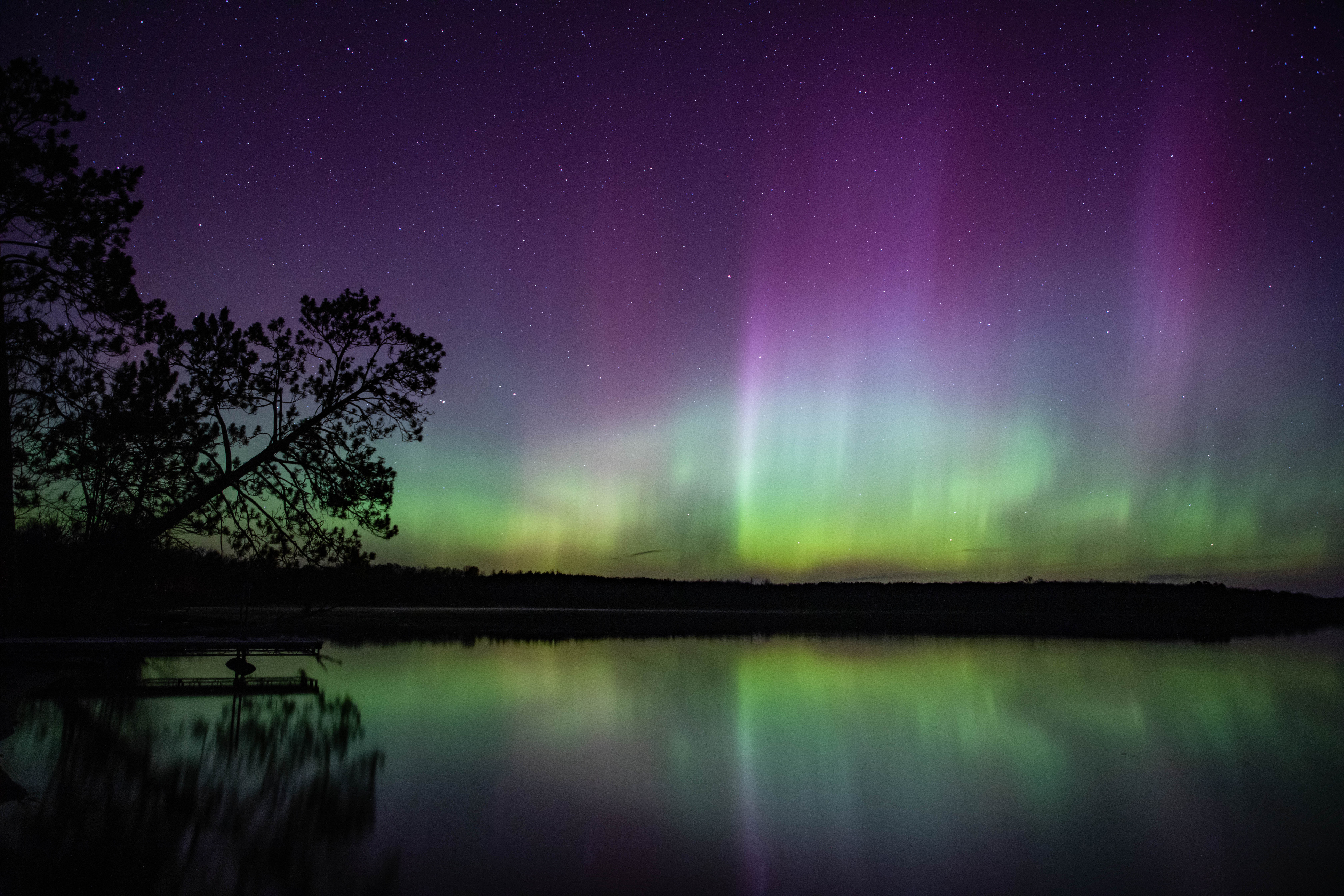 Rare glimpse of Northern lights stuns without disrupting power